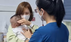 Ca mắc virus Adeno tăng mạnh, dấu hiệu nào bạn nên cho con đi khám?