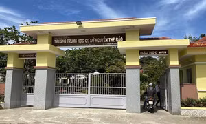 Phú Yên: Nữ sinh lớp 7 bị nam sinh lớp 12 đánh gãy tay trong lớp học