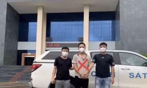 Bị truy nã vì rủ "bạn gái nhí" vào nhà nghỉ