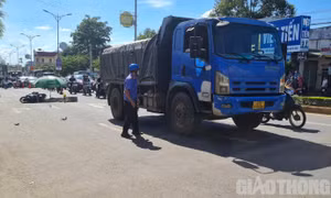 Xe máy va chạm với xe ben khiến nam sinh viên tử vong tại chỗ