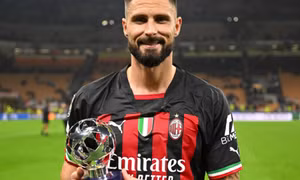 Thi đấu xuất sắc, Giroud được AC Milan trao quà