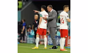 HLV thứ 9 chia tay ĐTQG sau World Cup