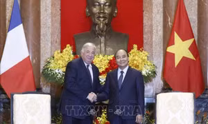 Chủ tịch nước Nguyễn Xuân Phúc tiếp Chủ tịch Thượng viện Pháp