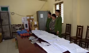 Triệt phá đường dây chuyên làm giả các loại giấy khám sức khỏe, giấy ra viện