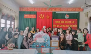 Chương trình “Áo ấm cho em” tại xã vùng cao Phong Dụ (Tiên Yên)