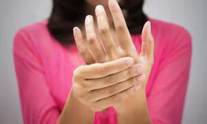 Hiện tượng bàn chân, bàn tay lạnh, khi nào cần đi khám?