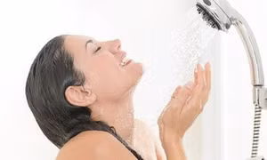 Tắm mùa lạnh, cần lưu ý kỹ những điều sau kẻo đau đầu, đột tử