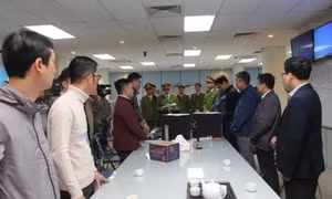 Cảnh sát khám xét Cục Đăng kiểm Việt Nam