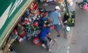 Bắt giam thanh niên 18 tuổi chém chủ nợ 13 nhát dao chết tại chỗ