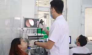 Viêm họng cấp - bệnh thường gặp vào mùa lạnh