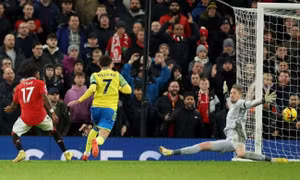 Hàng công giúp Man Utd thắng đậm