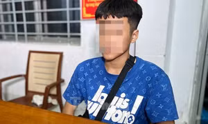 'Hành sự' xong, thiếu niên 15 tuổi kề dao cướp Iphone 14 Pro Max của gái bán dâm