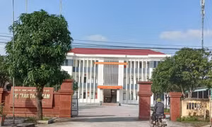 Nữ công chức bị khai trừ Đảng vì quan hệ bất chính, ghen tuông chém nhau