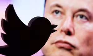 Elon Musk ví Twitter như máy bay đang rơi
