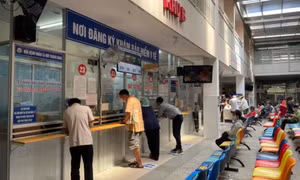Bộ Y tế tiếp tục yêu cầu đẩy nhanh việc sử dụng CCCD gắn chíp khi đi khám, chữa bệnh BHYT 