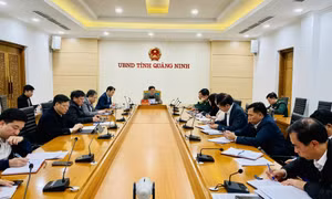 Họp bàn giải pháp đảm bảo xuất nhập cảnh, đón du khách khi Trung Quốc mở cửa trở lại