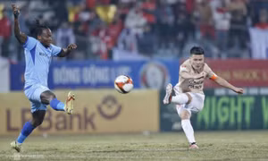 Quang Hải ghi tuyệt phẩm, CAHN tìm lại chiến thắng