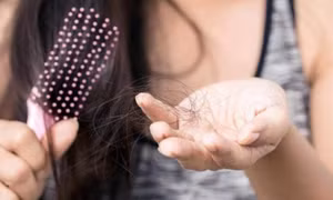 Mẹo chăm sóc tóc lúc giao mùa