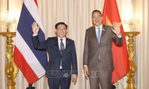 Chủ tịch Quốc hội Vương Đình Huệ hội kiến Thủ tướng Thái Lan Srettha Thavisin