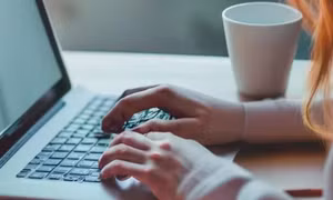 Co giật mí mắt liên tục: Điềm báo hay dấu hiệu của bệnh lý?