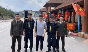 Bàn giao đối tượng truy nã người Trung Quốc