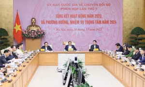 Thủ tướng: Xóa vùng lõm sóng di động và cung cấp cáp quang tới 100% thôn, bản