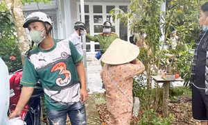 Hai vợ chồng và con gái mang song thai tử vong trong căn nhà