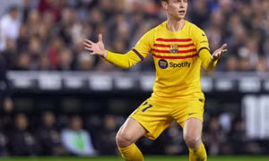 Hòa thất vọng, Barca còn đón hung tin từ De Jong