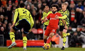 Liverpool chia điểm kịch tính với Arsenal