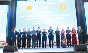 Diễn đàn thúc đẩy hoạt động du lịch biên giới qua cặp cửa khẩu quốc tế Móng Cái - Đông Hưng