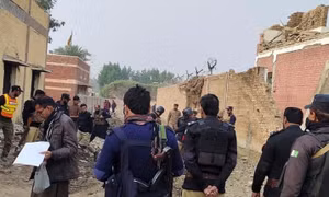 Pakistan: Nhóm chiến binh lao xe vào doanh trại quân đội, hàng chục quân nhân thiệt mạng