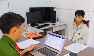 Đột nhập phá két sắt trộm vàng rồi đi khoe với người khác