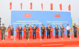 Có 3 loại nông sản được làm thủ tục thông quan qua cầu Bắc Luân II (TP Móng Cái)