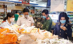 Bộ Công Thương chỉ đạo tăng cường chống buôn lậu, gian lận thương mại dịp Tết