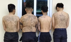 Nhóm thanh niên xăm trổ từ TP.HCM xuống Long An giật dây chuyền