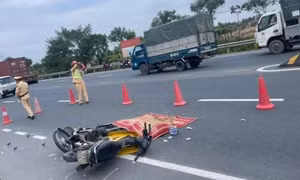Đi ngược chiều trên quốc lộ 10, cụ ông U80 điều khiển xe máy tử vong