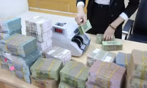 Sốc vì lãi suất huy động giảm quá nhanh và mạnh