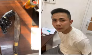 Bắt giữ đối tượng tàng trữ 1 khẩu súng và 2 viên đạn