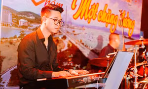 Nhạc sĩ Phùng Hữu Đức Hùng: “Quê hương Quảng Ninh là xúc cảm nghệ thuật của tôi”