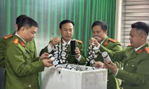 Lập nhóm kín trên mạng xã hội để buôn bán pháo nổ trái phép
