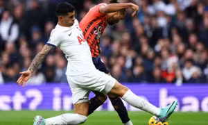 Tottenham nhận hung tin từ trụ cột hàng thủ