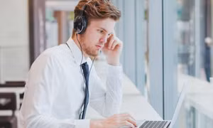 Vừa làm việc vừa nghe nhạc lợi hay hại?