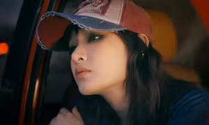 Cú tát của ca sĩ Hiền Hồ