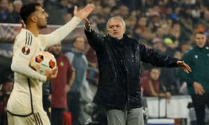 Mourinho cáu vì cầu thủ Roma coi nhẹ Europa League