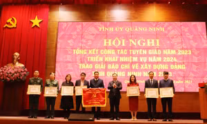 Triển khai công tác Tuyên giáo năm 2024 và trao Giải Búa liềm vàng tỉnh Quảng Ninh năm 2023