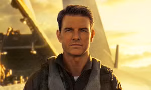 'Top Gun 2' đứng đầu phòng vé, cạnh tranh bộ phim được vỗ tay 12 phút