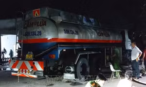 Bắt quả tang vụ sản xuất xăng giả quy mô lớn