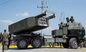 NATO cam kết gửi thêm vũ khí hạng nặng tới Ukraine
