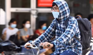 Bắc Bộ ngày nắng nóng, chiều tối và đêm có mưa dông vài nơi