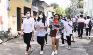Kết thúc môn thi Ngữ văn: Thành công – An toàn